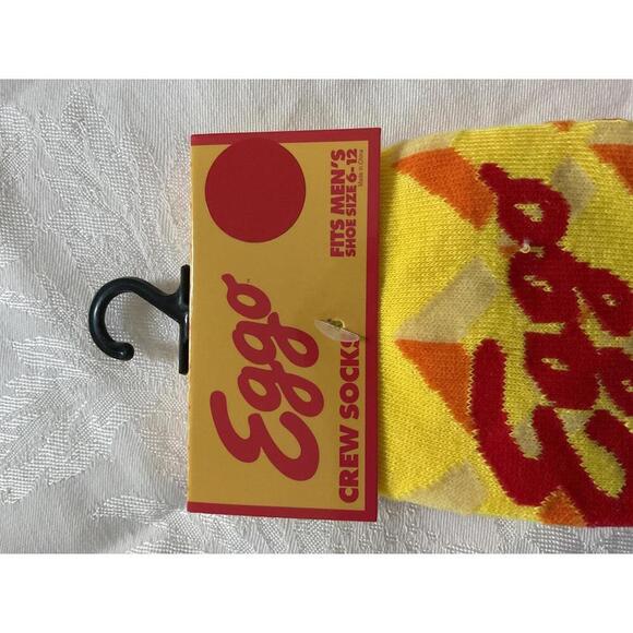 🍁Eggo Crew Socks, Men’s shoe size 6-12 novelty socks - Picture 4 of 5